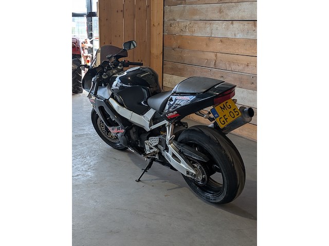 Motor, honda, sport cbr 900rr fireblade, 2002 - afbeelding 33 van  37