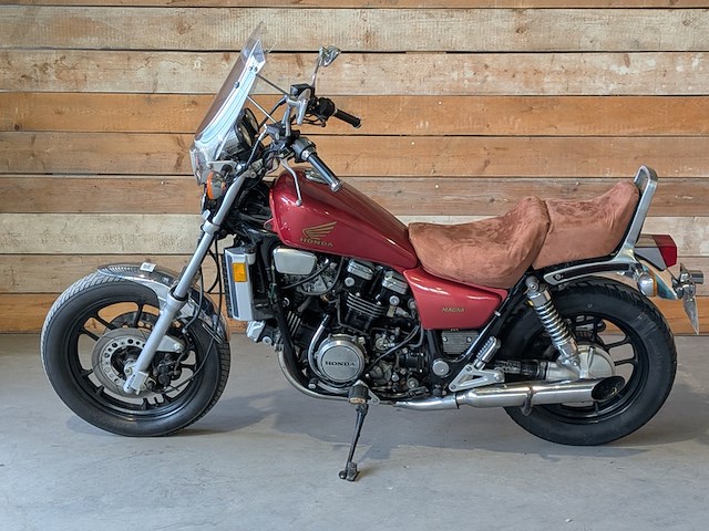 Motor, honda, vf 700c magna, 1984 - afbeelding 40 van  44