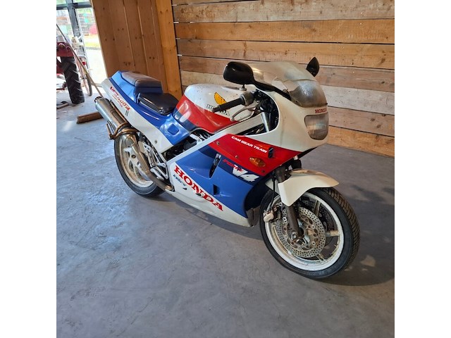 Motor, honda, vfr 400 r, 1987 - afbeelding 12 van  31