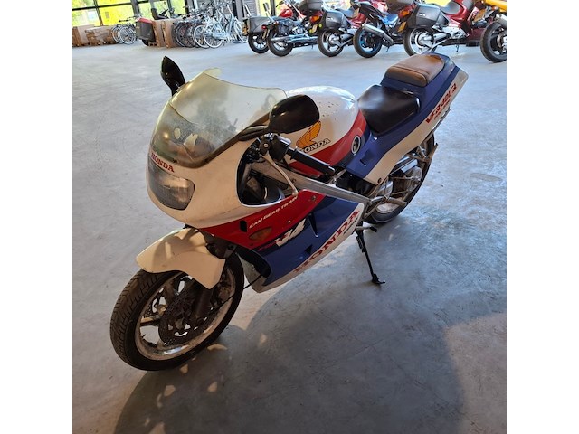 Motor, honda, vfr 400 r, 1987 - afbeelding 28 van  31