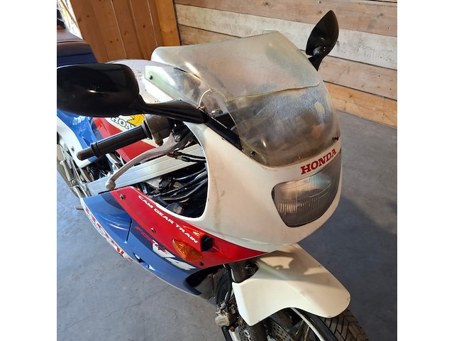 Motor, honda, vfr 400 r, 1987 - afbeelding 31 van  31