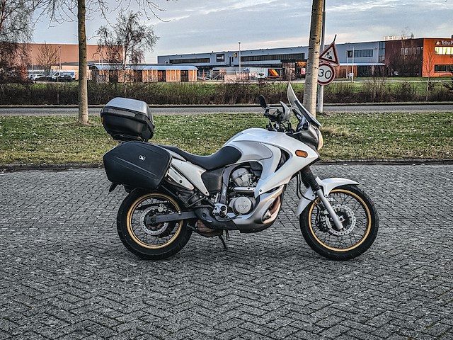 Motor, honda, xl 700 va, 2011 - afbeelding 1 van  38