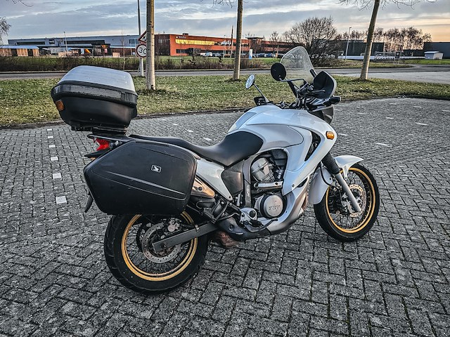 Motor, honda, xl 700 va, 2011 - afbeelding 33 van  38