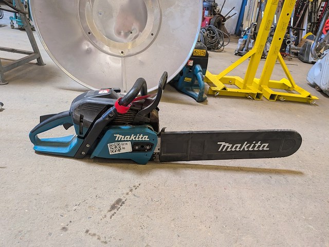 Motor kettingzaag makita - afbeelding 2 van  9