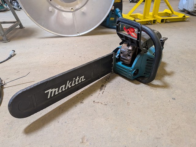 Motor kettingzaag makita - afbeelding 5 van  9