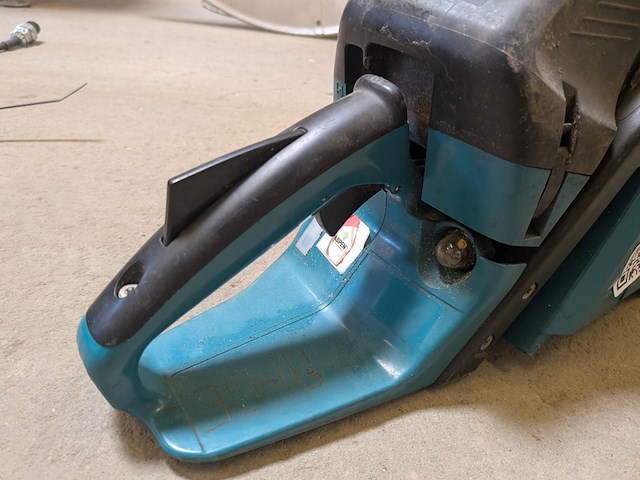 Motor kettingzaag makita - afbeelding 9 van  9