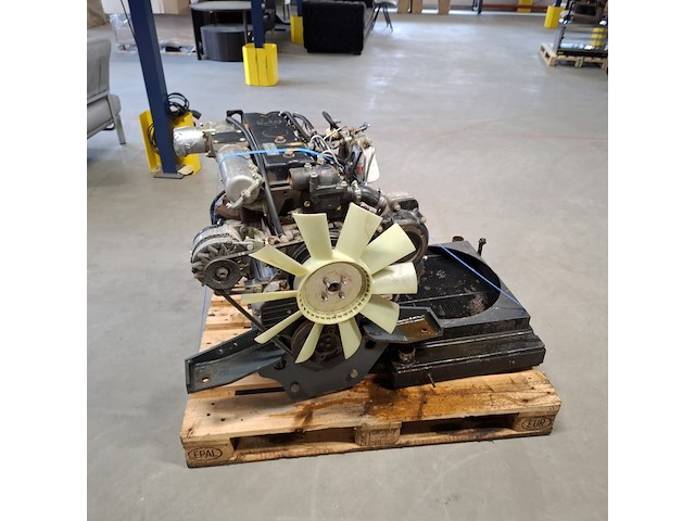 Motor, perkins, 4 cilinder - afbeelding 9 van  16
