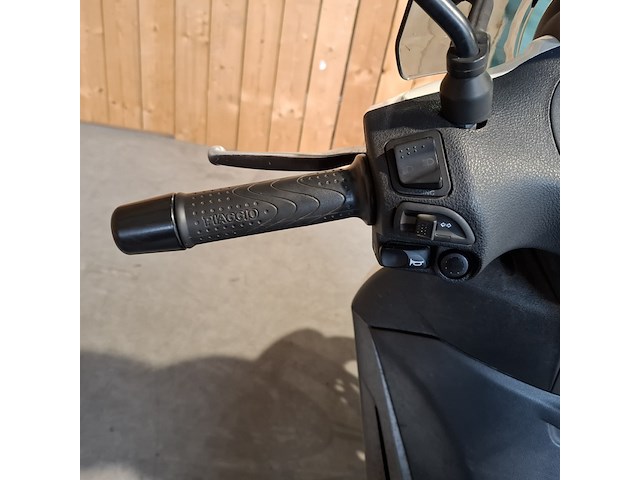 Motor, piaggio, beverly, wit, 2017 - afbeelding 22 van  32