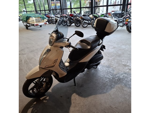 Motor, piaggio, beverly, wit, 2017 - afbeelding 29 van  32