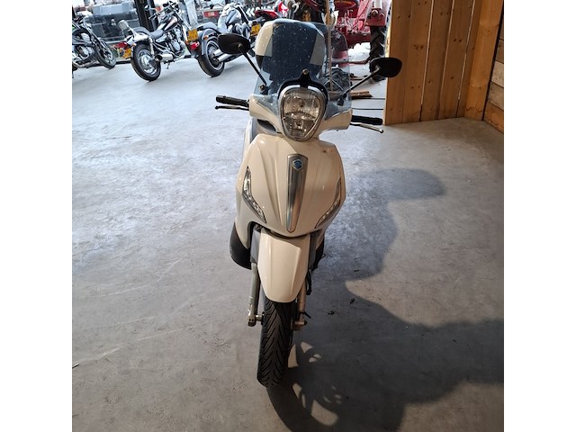 Motor, piaggio, beverly, wit, 2017 - afbeelding 31 van  32