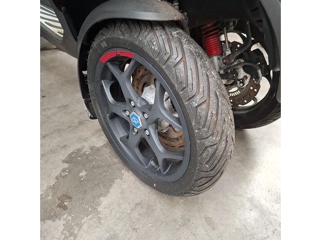 Motor piaggio, scooter 500 mp3 hpe, bouwjaar 2021 - afbeelding 2 van  15