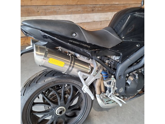 Motor, triumph, speed triple 1050, zwart, 2009 - afbeelding 11 van  35