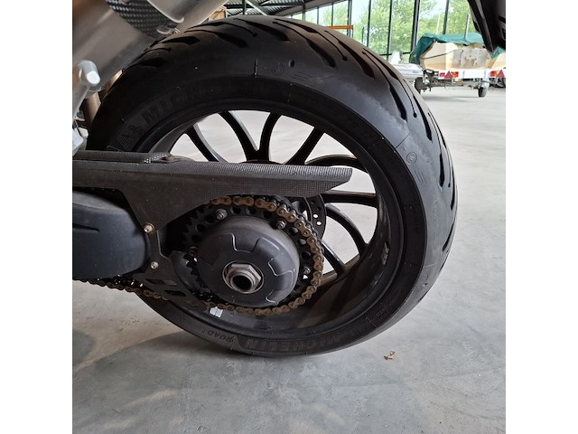 Motor, triumph, speed triple 1050, zwart, 2009 - afbeelding 16 van  35