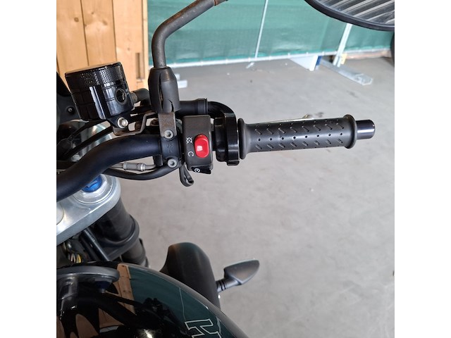 Motor, triumph, speed triple 1050, zwart, 2009 - afbeelding 27 van  35