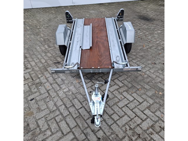Motoraanhanger, erde - afbeelding 7 van  14