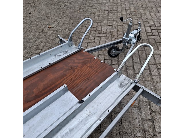 Motoraanhanger, erde - afbeelding 10 van  14