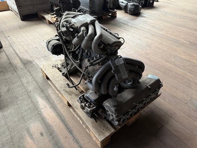 Motorblok 320i bmw, e30, bouwjaar 1985-1988 - afbeelding 1 van  6