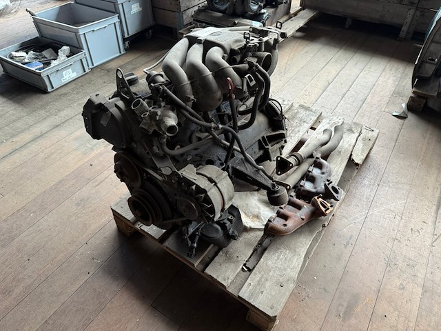 Motorblok 320i bmw, e30, bouwjaar 1985-1988 - afbeelding 2 van  6