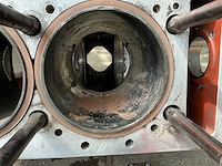 Motorblok tafel (bmp-2 legertank - utd 20 serie v6 dieselmotor) - afbeelding 8 van  17