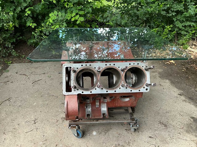 Motorblok tafel (bmp-2 legertank - utd 20 serie v6 dieselmotor) - afbeelding 12 van  17