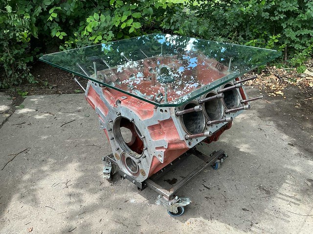 Motorblok tafel (bmp-2 legertank - utd 20 serie v6 dieselmotor) - afbeelding 15 van  17