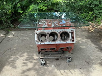 Motorblok tafel (bmp-2 legertank - utd 20 serie v6 dieselmotor) - afbeelding 16 van  17