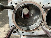 Motorblok tafel (bmp-2 legertank - utd 20 serie v6 dieselmotor) - afbeelding 6 van  11