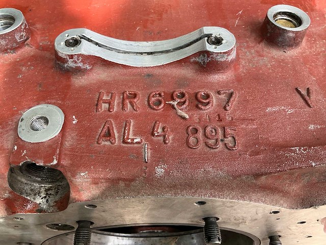 Motorblok tafel (bmp-2 legertank - utd 20 serie v6 dieselmotor) - afbeelding 11 van  11