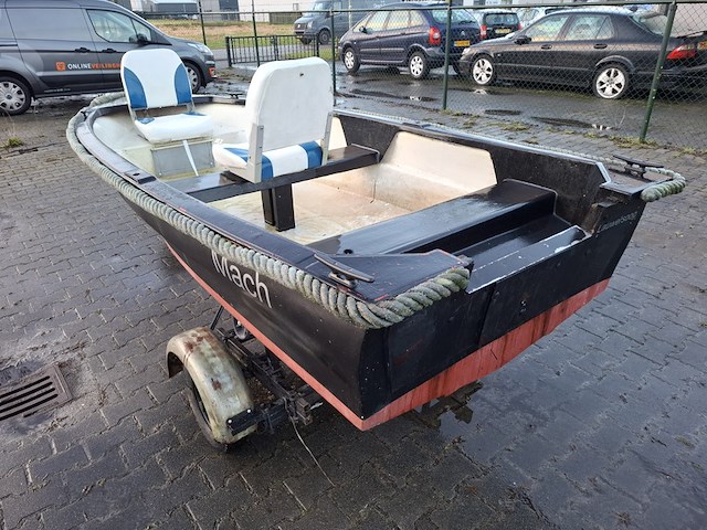 Motorboot incl. trailer - afbeelding 2 van  8