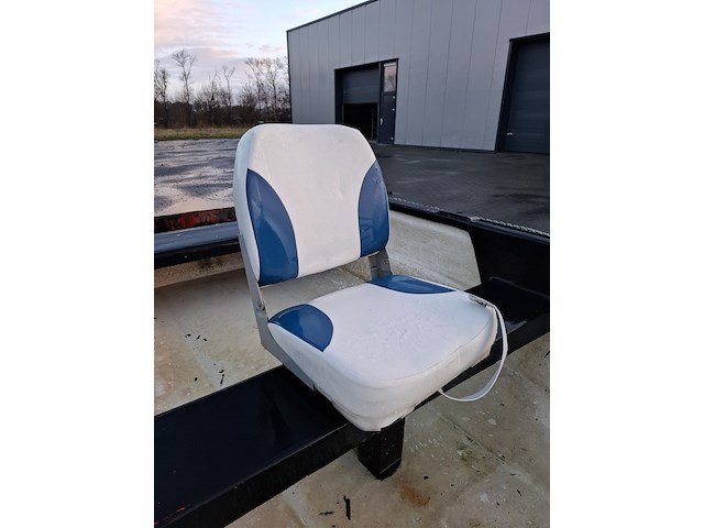 Motorboot incl. trailer - afbeelding 6 van  8