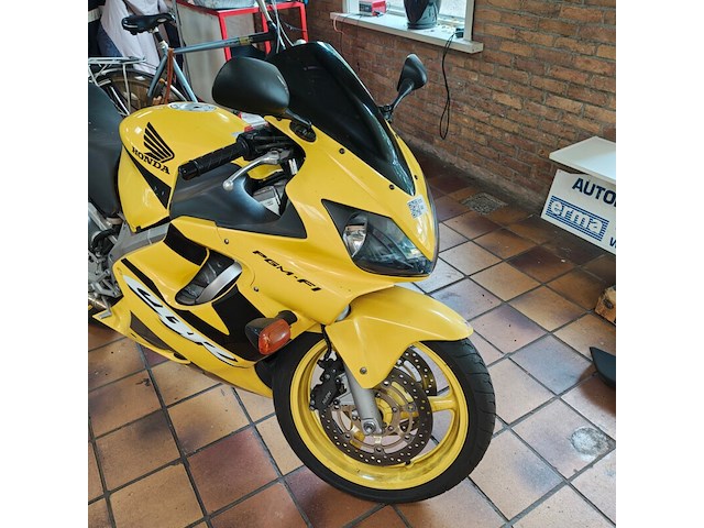 Motorfiets, honda, pc35, geel, 2001 - afbeelding 1 van  7