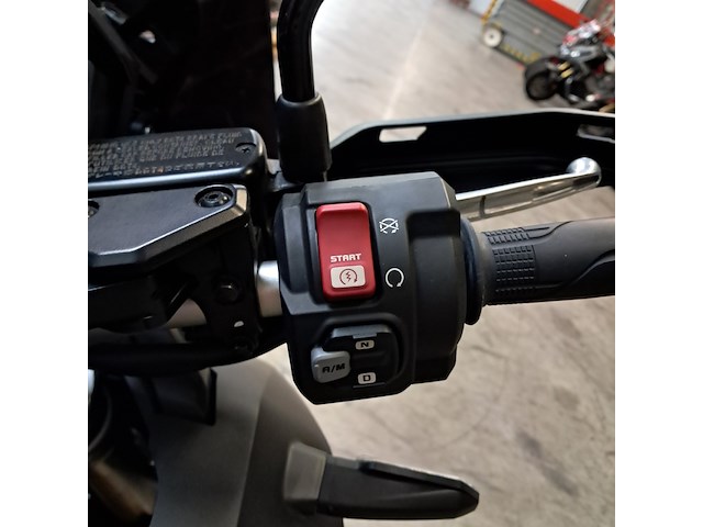 Motorfiets, honda, scooter, 2025 - afbeelding 10 van  18