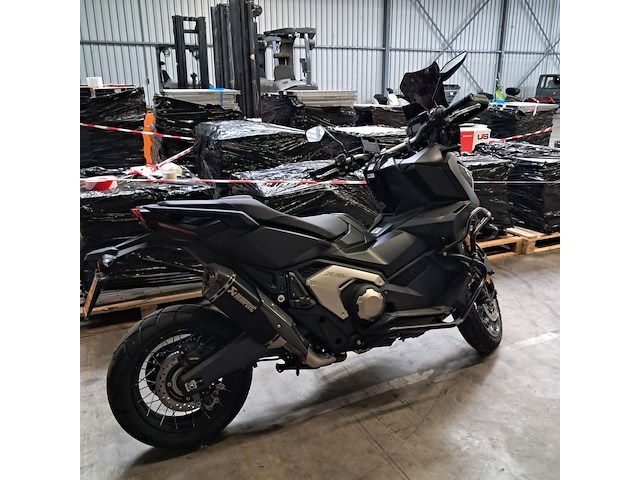 Motorfiets, honda, scooter, 2025 - afbeelding 15 van  18