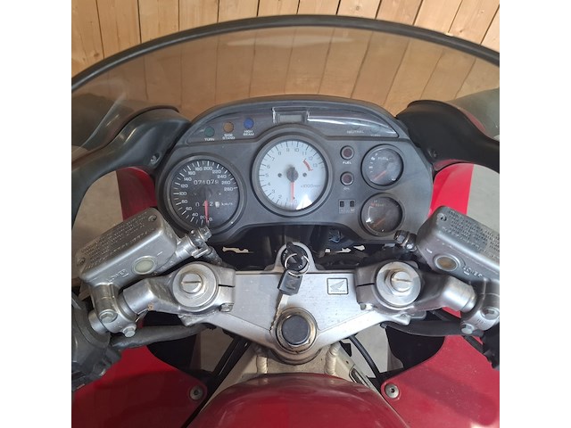 Motorfiets, honda, vfr 750f, rood, 1996 - afbeelding 27 van  36