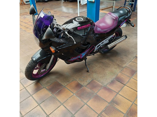 Motorfiets, suzuki, gsx 600 f, zwart/paars, 1990 - afbeelding 1 van  6
