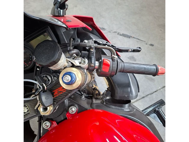 Motorfiets, suzuki, gsx r 600 met verlengde achterbrug, gsx r 600, 2005 - afbeelding 13 van  26