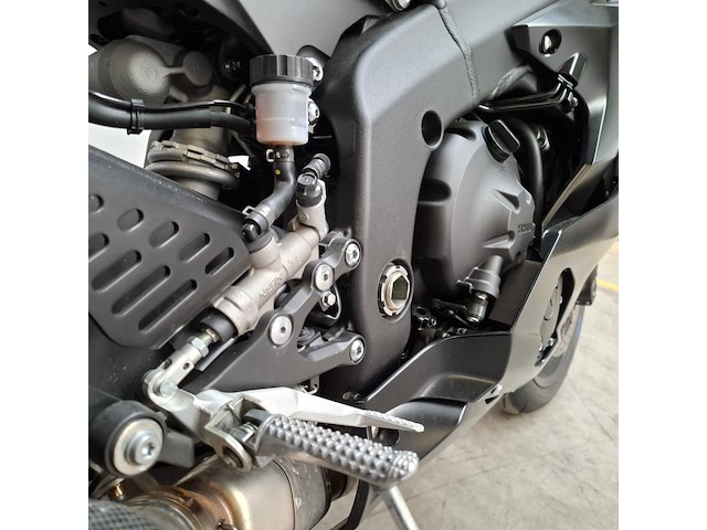 Motorfiets, yamaha, r6 , circuitmotor - afbeelding 6 van  28