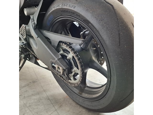 Motorfiets, yamaha, r6 , circuitmotor - afbeelding 10 van  28
