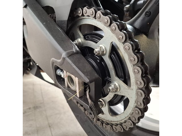 Motorfiets, yamaha, r6 , circuitmotor - afbeelding 11 van  28