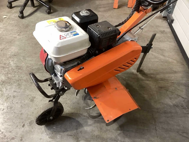 Motorgrondfrees / tuinfrees met honda gx160 motor - afbeelding 7 van  8