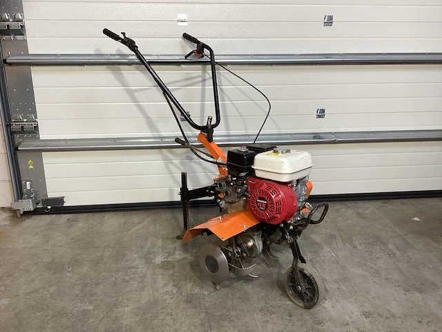 Motorgrondfrees / tuinfrees met honda gx160 motor - afbeelding 8 van  8
