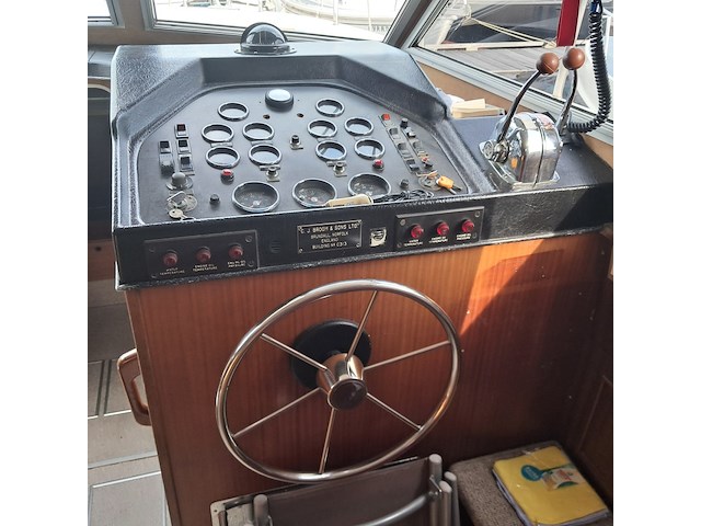 Motorjacht, broom, crown 37 - afbeelding 65 van  116