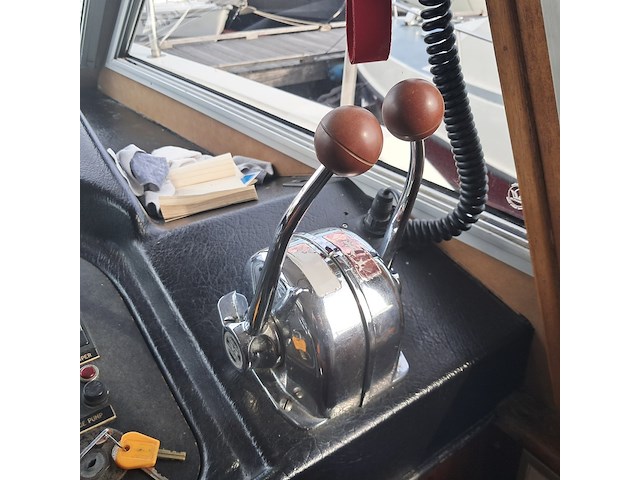 Motorjacht, broom, crown 37 - afbeelding 70 van  116