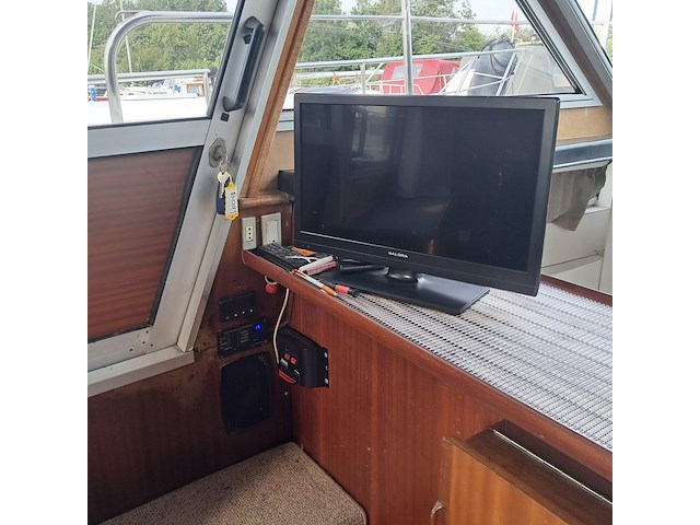 Motorjacht, broom, crown 37 - afbeelding 74 van  116