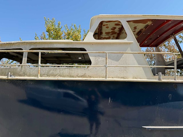 Motorjacht met aanhanger - afbeelding 3 van  47