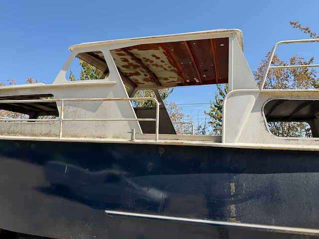 Motorjacht met aanhanger - afbeelding 4 van  47