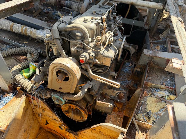 Motorjacht met aanhanger - afbeelding 19 van  47