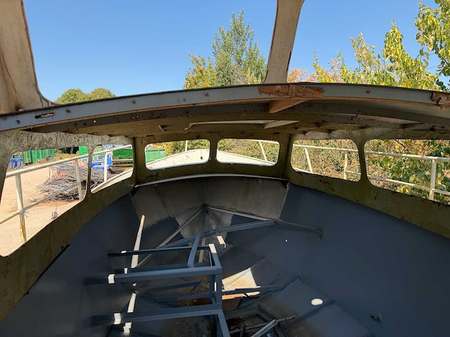 Motorjacht met aanhanger - afbeelding 31 van  47