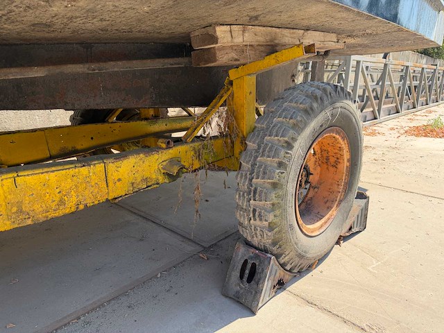 Motorjacht met aanhanger - afbeelding 41 van  47