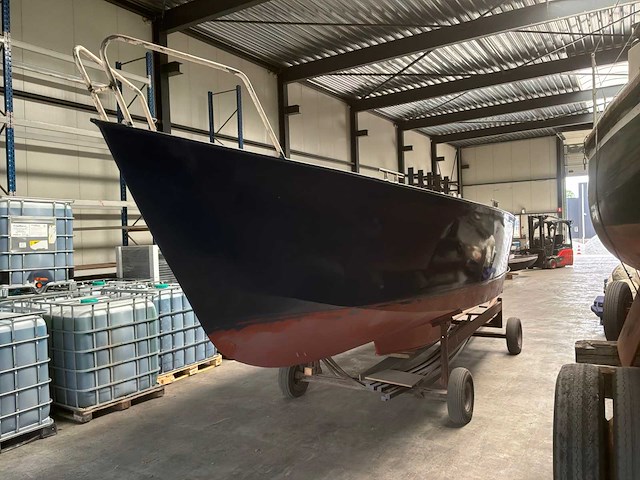 Motorjacht - afbeelding 1 van  6